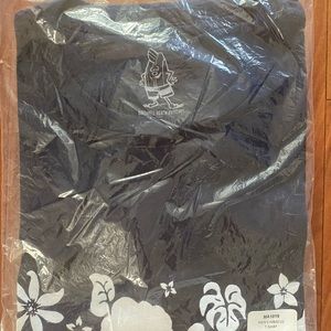 Men’s size L Birdwell Beach Britches tee NEW